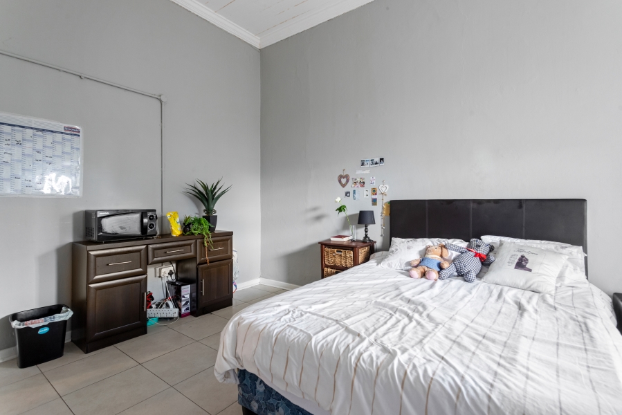 9 Bedroom Property for Sale in Observatory Western Cape